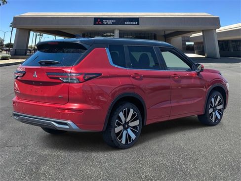 New 2025 Mitsubishi Outlander SEL image 3