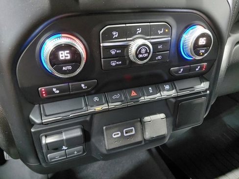 Used 2019 GMC Sierra 1500 SLE w/ SLE Value Package image 34