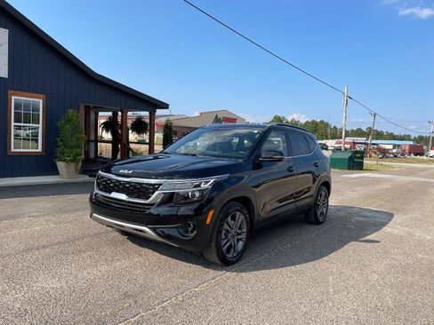 Used 2023 Kia Seltos S FWD image 1