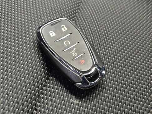 Used 2021 Chevrolet Traverse LT image 32