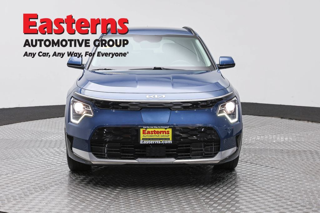 Used 2023 Kia Niro Wind w/ Wind Preserve Package FWD image 2
