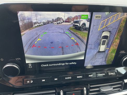 New 2025 Nissan Pathfinder Platinum image 13