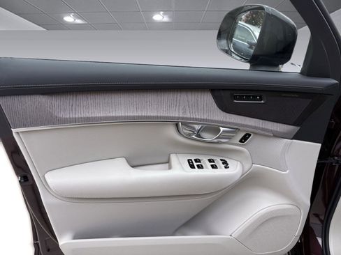 New 2026 Volvo XC90 B6 Ultra w/ Protection Package image 11