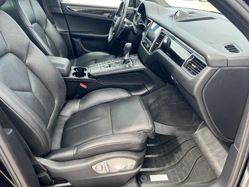 Used 2018 Porsche Macan image 20