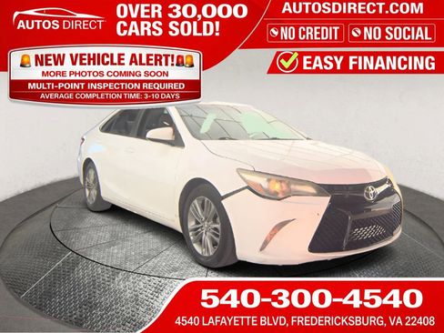 Used 2015 Toyota Camry SE image 1