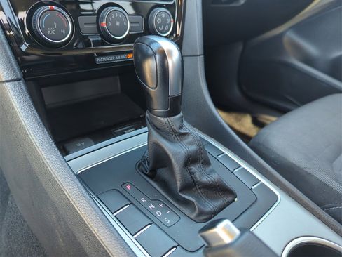 Used 2020 Volkswagen Passat 2.0T S image 35