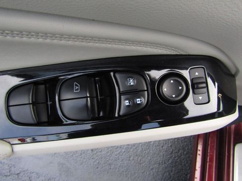Used 2023 Nissan Altima 2.5 SL AWD/4WD image 11