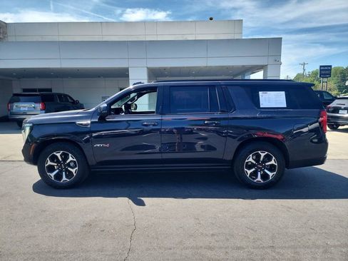 Certified 2025 GMC Yukon XL AT4 w/ AT4 Premium Plus Package AWD/4WD image 5