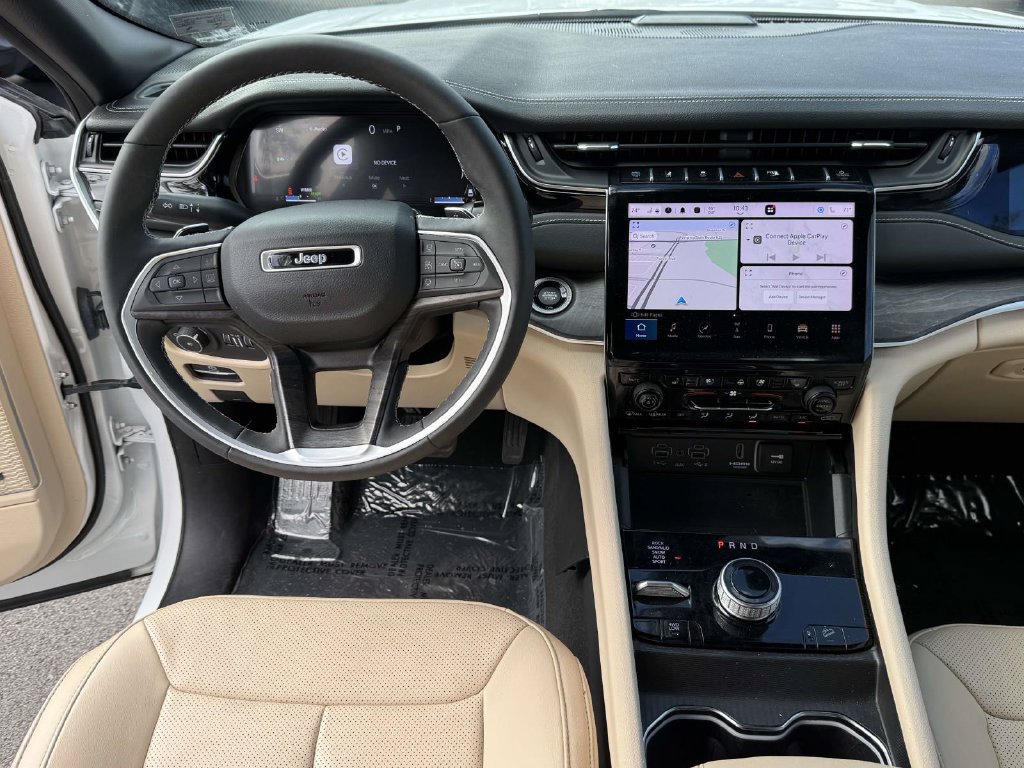 Used 2023 Jeep Grand Cherokee 4WD 4xe w/ Luxury Tech Group II image 17