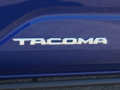 Used 2024 Toyota Tacoma SR5 AWD/4WD image 18