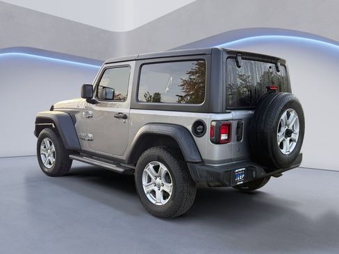 Used 2019 Jeep Wrangler Sport image 3