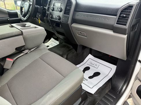Used 2017 Ford F250 XL w/ Power Equipment Group AWD/4WD image 14
