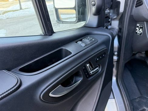 Used 2023 Mercedes-Benz Sprinter 2500 image 9