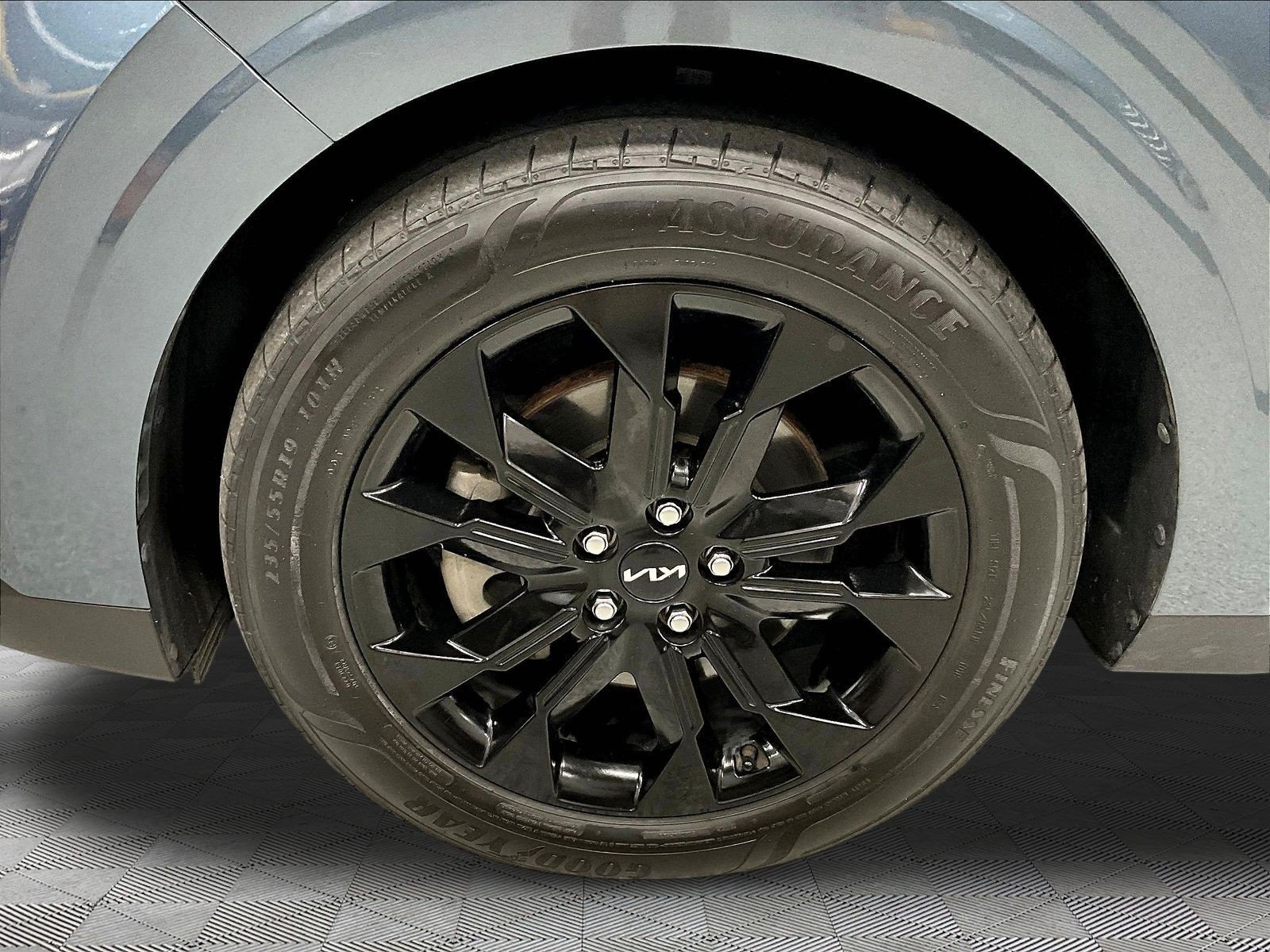 Used 2024 Kia Carnival SX Prestige FWD image 35
