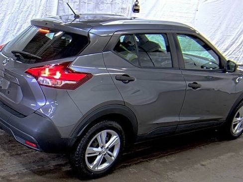 Used 2019 Nissan Kicks S image 2