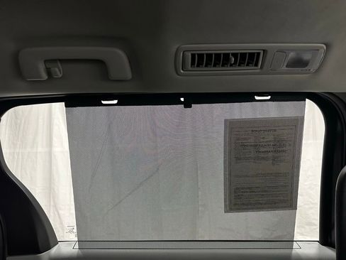 Used 2025 Toyota Sienna XLE image 45