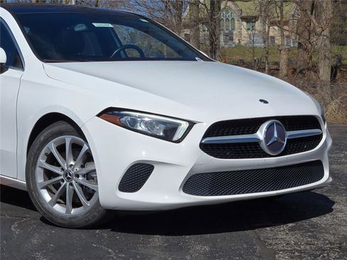 Used 2019 Mercedes-Benz A 220 4MATIC image 2