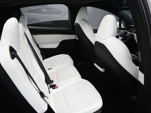 Used 2023 Tesla Model X AWD/4WD image 27