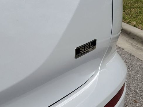 Used 2024 Mitsubishi Outlander SEL Black Edition image 5