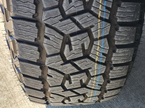 Used 2025 Lexus LX 700h Overtrail w/ Accessory Package (Z1) image 11