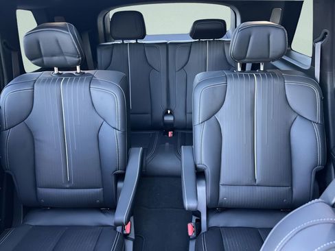 Used 2026 Cadillac Vistiq Sport image 25