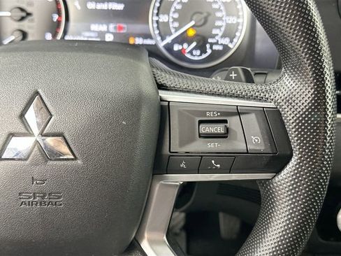 Used 2024 Mitsubishi Outlander ES image 20