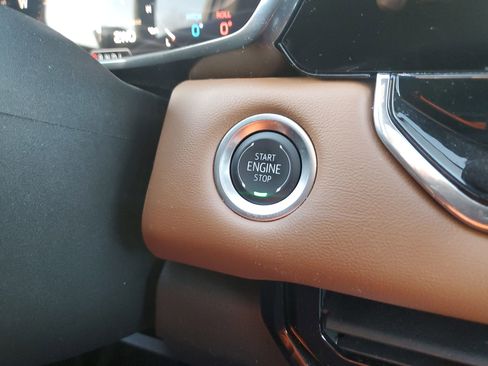 Used 2025 GMC Canyon AT4 w/ Technology Plus Package image 25