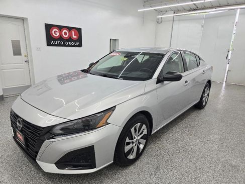 Used 2024 Nissan Altima 2.5 S FWD image 4