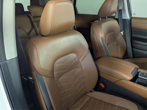 Used 2022 Nissan Pathfinder Platinum w/ Cargo Package image 37