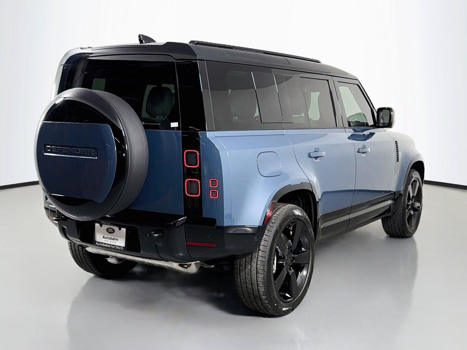 New 2026 Land Rover Defender 110 X-Dynamic SE AWD/4WD image 5