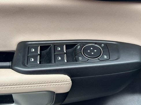 Used 2025 Ford Ranger Lariat w/ Chrome Accent Package image 17