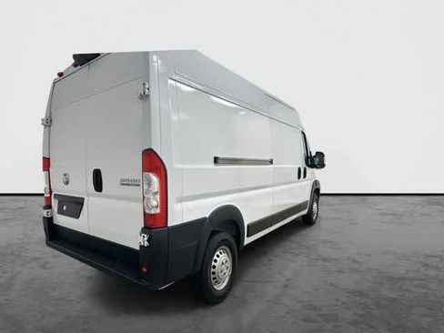 Used 2025 RAM ProMaster 2500 w/ Convenience Group FWD image 3