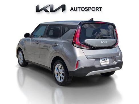 Certified 2025 Kia Soul LX w/ LX Technology Package FWD image 10