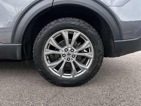 Used 2021 Ford Explorer XLT w/ Equipment Group 202A AWD/4WD image 20