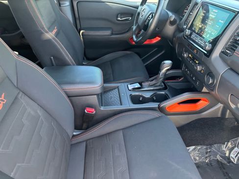 Certified 2022 Nissan Frontier Pro-X image 12
