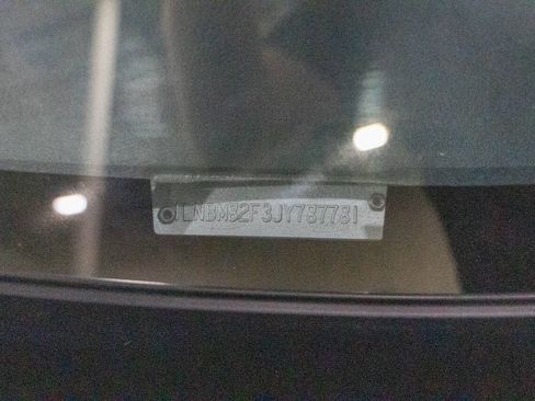 Used 1988 Lincoln Town Car Signature RWD image 15