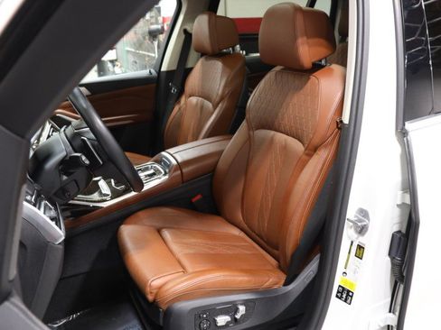 Used 2019 BMW X7 xDrive40i w/ Premium Package AWD/4WD image 37