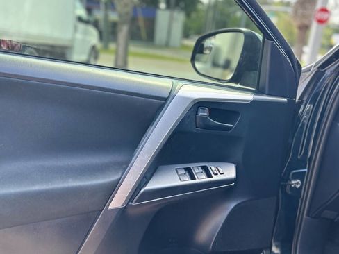 Used 2017 Toyota RAV4 LE image 7