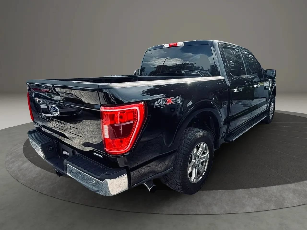 Used 2021 Ford F150 XLT w/ Equipment Group 302A High AWD/4WD image 5