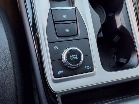 Used 2022 Ford Explorer ST w/ Equipment Group 401A AWD/4WD image 33