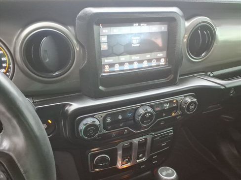 Used 2022 Jeep Wrangler Sport AWD/4WD image 25