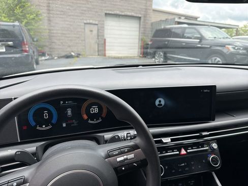 Used 2025 Hyundai Tucson SEL FWD image 2