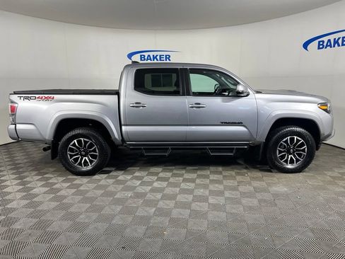 Used 2020 Toyota Tacoma TRD Sport w/ TRD Premium Sport Package AWD/4WD image 7