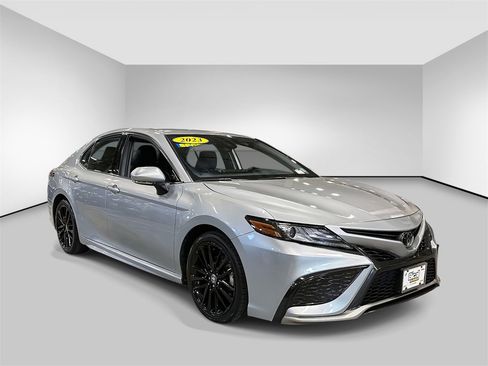 Used 2023 Toyota Camry XSE image 7