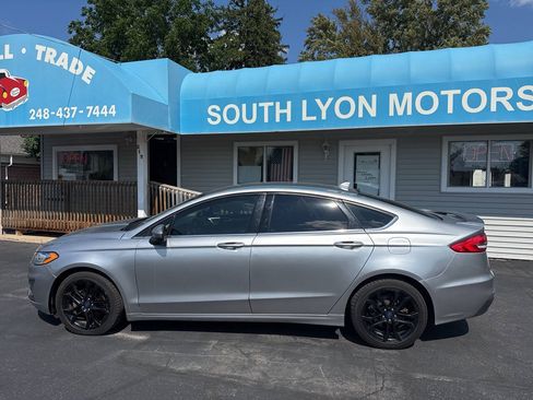 Used 2020 Ford Fusion SE w/ Equipment Group 151A FWD image 1