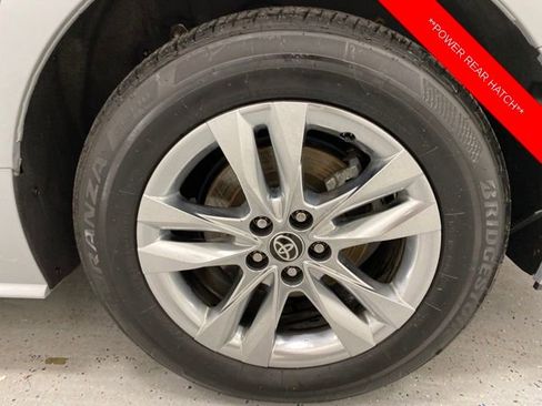 Used 2022 Toyota Sienna XLE Woodland Edition image 11