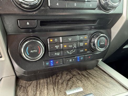 Used 2017 Ford F250 Lariat w/ Chrome Package AWD/4WD image 19