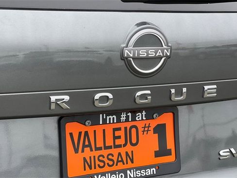 Used 2023 Nissan Rogue SV image 35
