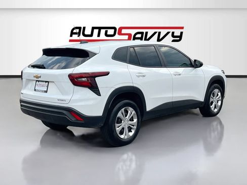 Used 2025 Chevrolet Trax LS w/ Driver Confidence Package FWD image 7