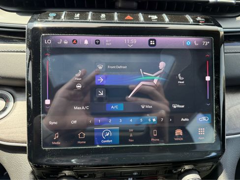 Used 2022 Jeep Grand Cherokee Limited 4xe image 38